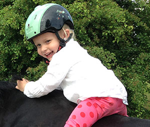 Heilpädagogische Förderung mit Pferd